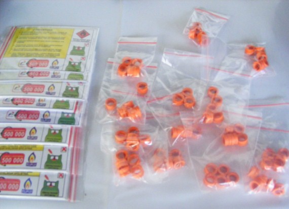 Rubberseal Warna Oranye Dibagikan di Jateng dan DIY